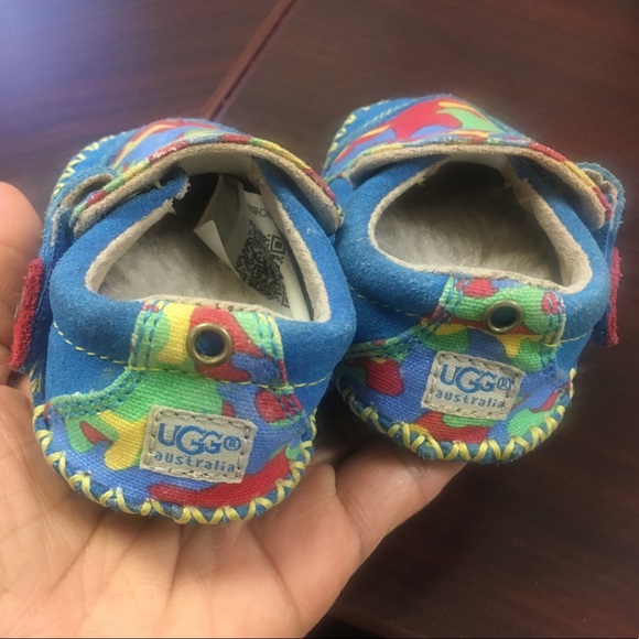 Rare super cute Ugg’s baby shoe size 0/1 month - Picture 2 of 7